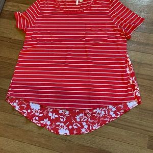 White and red shirt. Size xl.